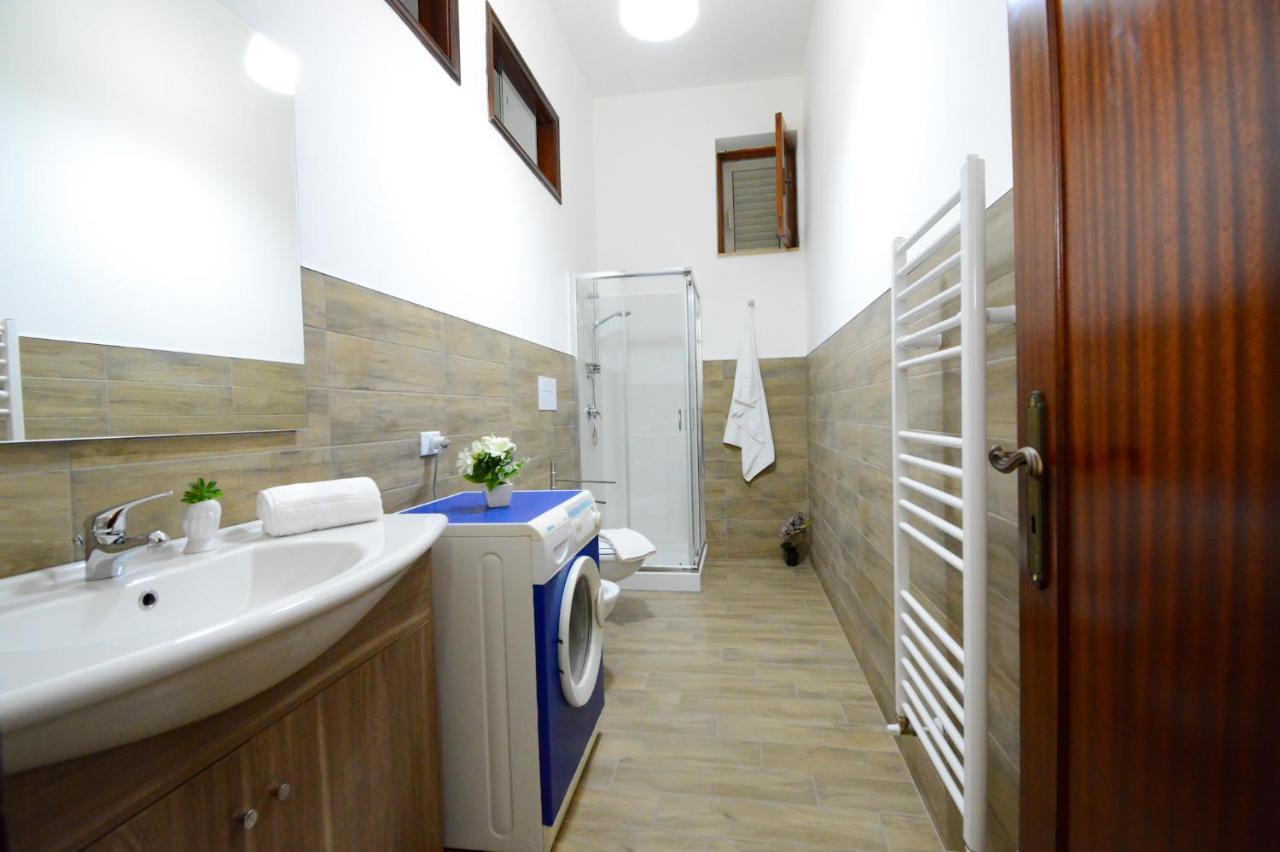 Spiaggia 270 M - Appartamento In Centro Con Cortile Джойоза Мареа Екстериор снимка